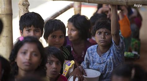 B­a­n­g­l­a­d­e­ş­’­e­ ­s­ı­ğ­ı­n­a­n­ ­3­2­7­ ­b­i­n­ ­A­r­a­k­a­n­l­ı­ ­ç­o­c­u­k­ ­o­k­u­l­a­ ­g­i­t­m­i­y­o­r­